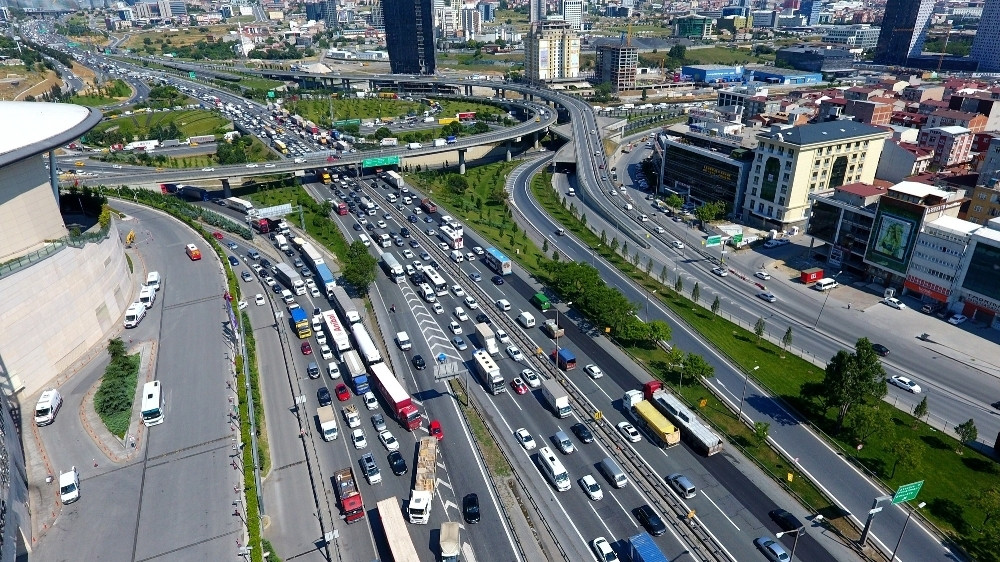 İstanbul da bazı yollar trafiğe kapatılacak